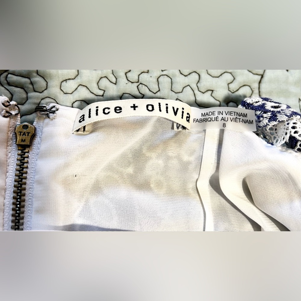 Alice + Olivia Blue and White Lace Dress - Picture 8 of 9